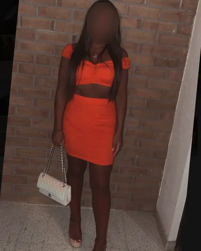 Julie - Image 2