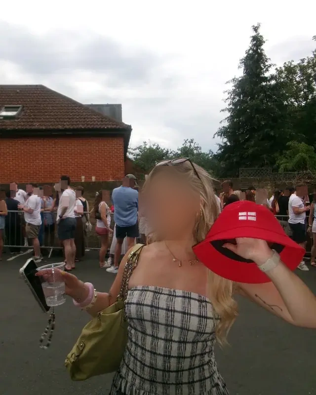 Laura - Image 5
